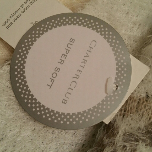 🏮SOLDOUT 🏮Charter Club Super Soft Neck wrap. - Picture 2 of 5