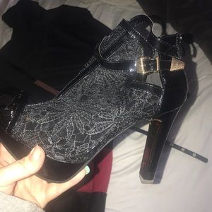 Peep toe heels 9.5