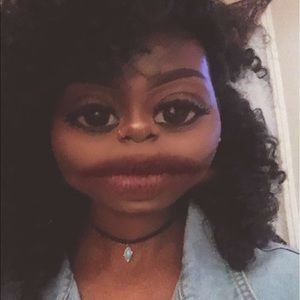 Meet your Posher, Brittney