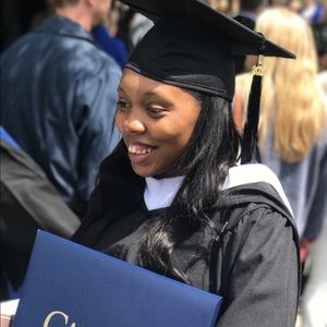 Meet your Posher, Amira