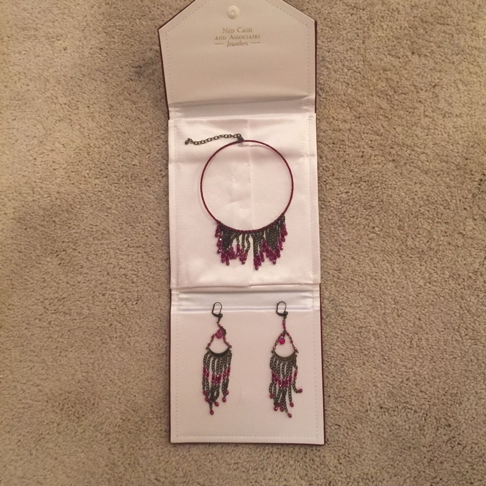 Burgundy beaded chocker and earrings set with case