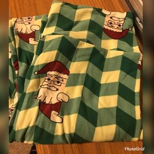 🎅🏻🎄Christmas Santa 🎅🏻 Lularoe OS Leggings 🦄