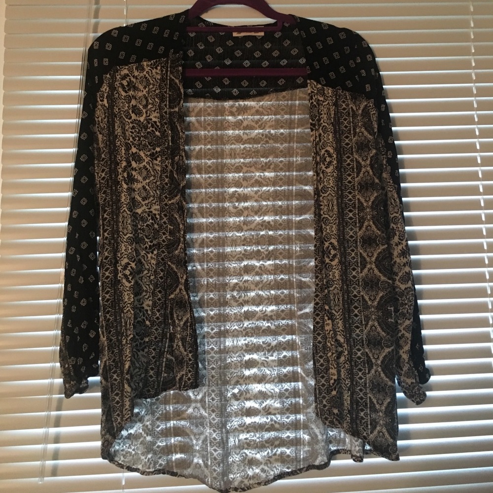 Black/white cardigan