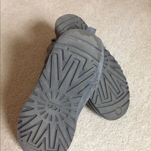 Ugg Mini Classic Size 9