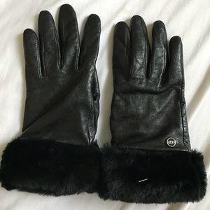 Authentic ugg gloves size M