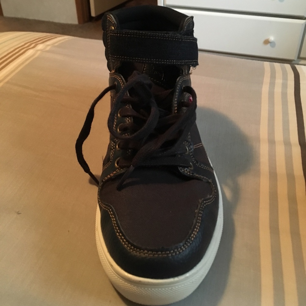Levi’s sneakers