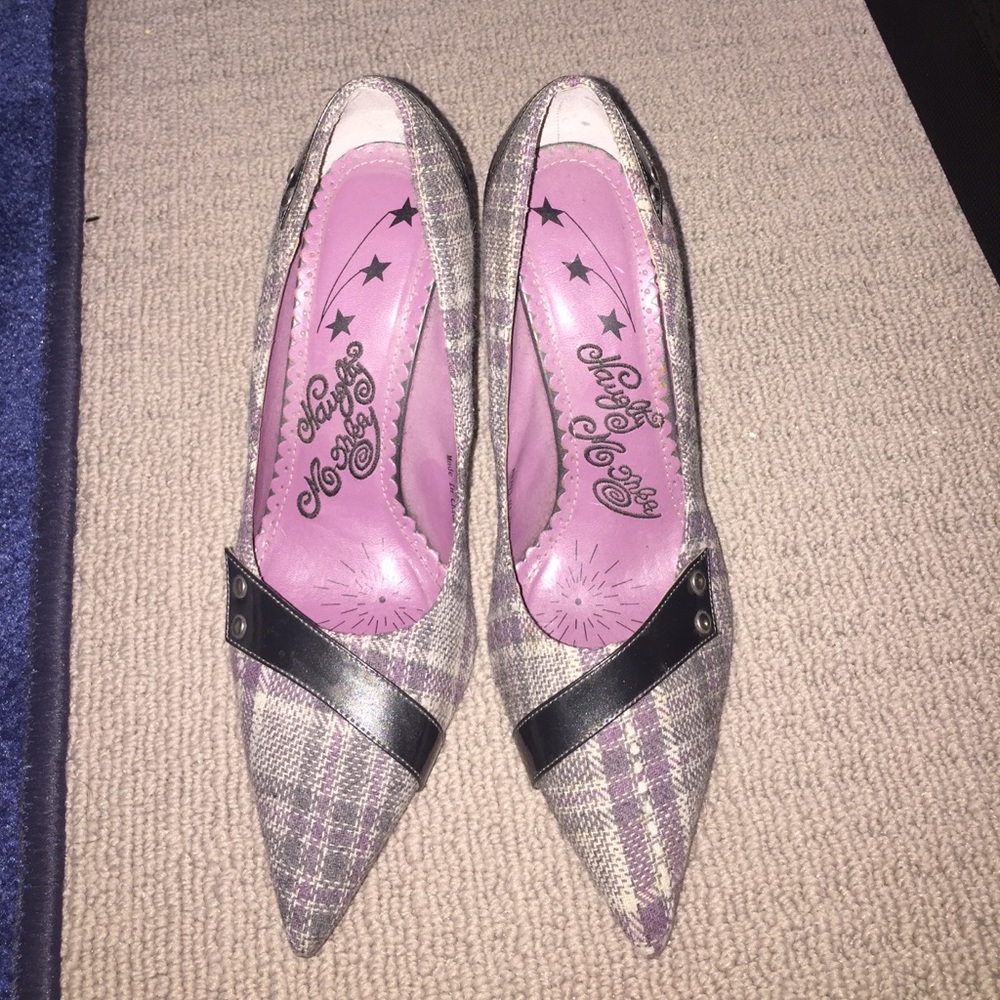 Naughty monkey pumps