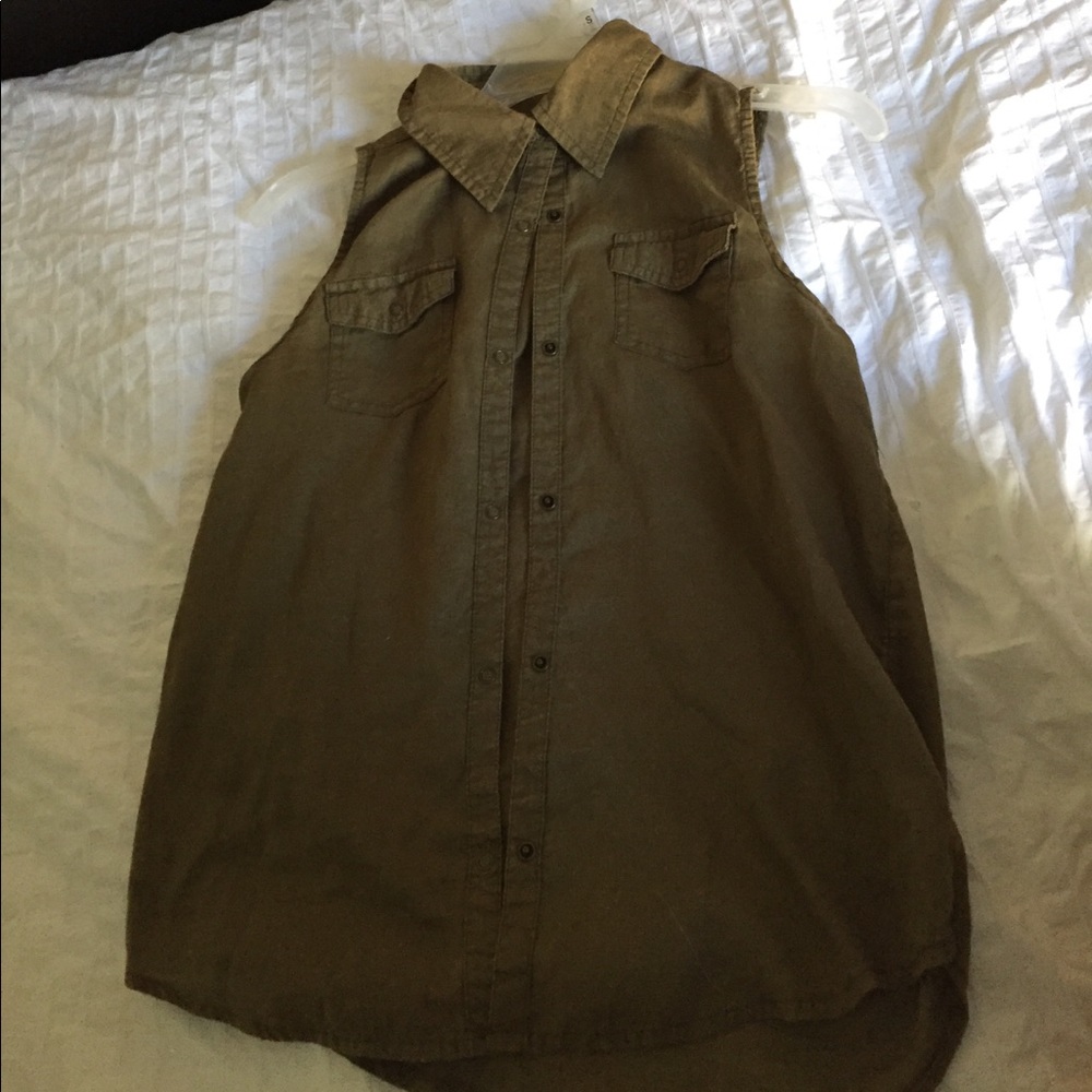Arizona army green button up top
