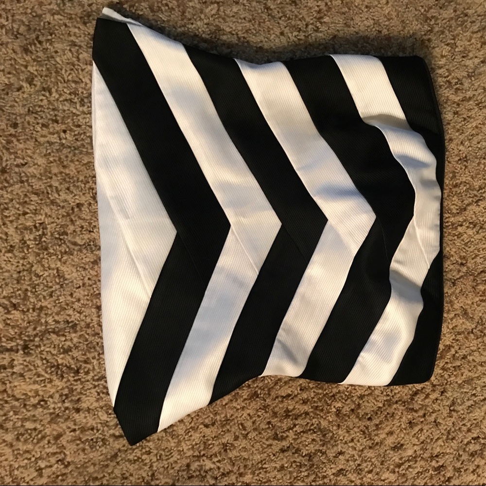 White House Black Market Holiday/Dressy Top Size 4