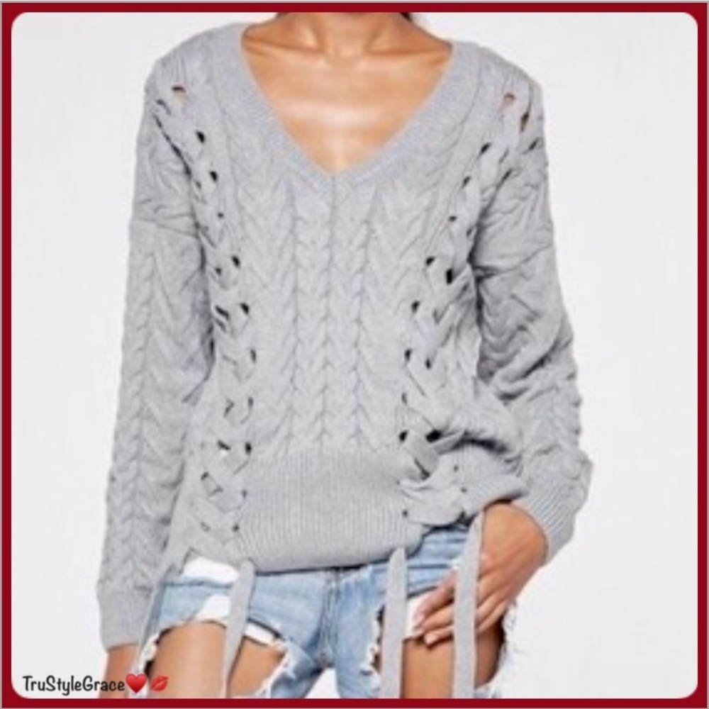 ♥️ Beautiful Lace-Up Detail Knit Sweater