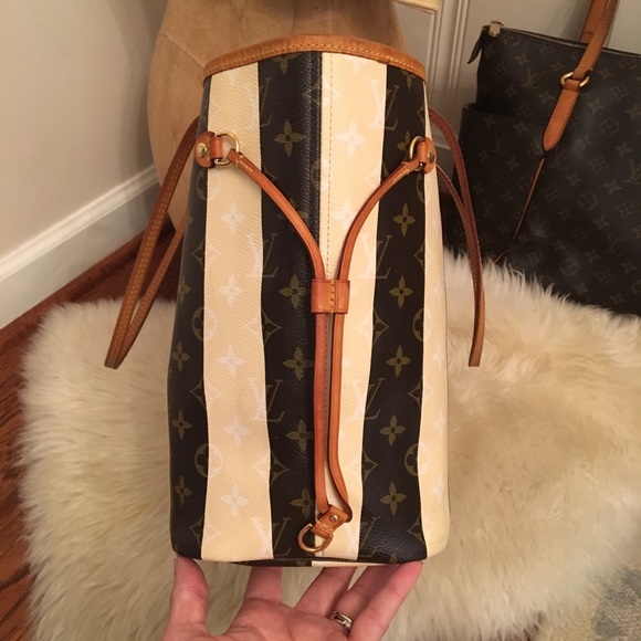 ✖️SOLD✖️Authentic L.E. Rayures Neverfull MM - Picture 3 of 8