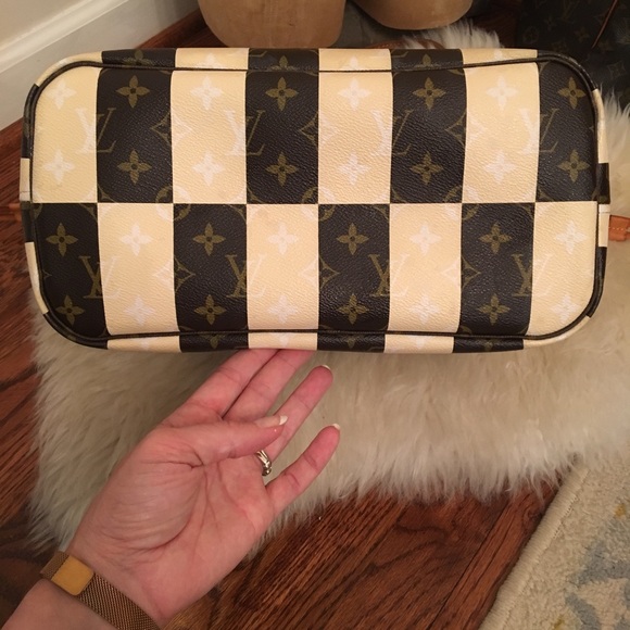 ✖️SOLD✖️Authentic L.E. Rayures Neverfull MM - Picture 5 of 8