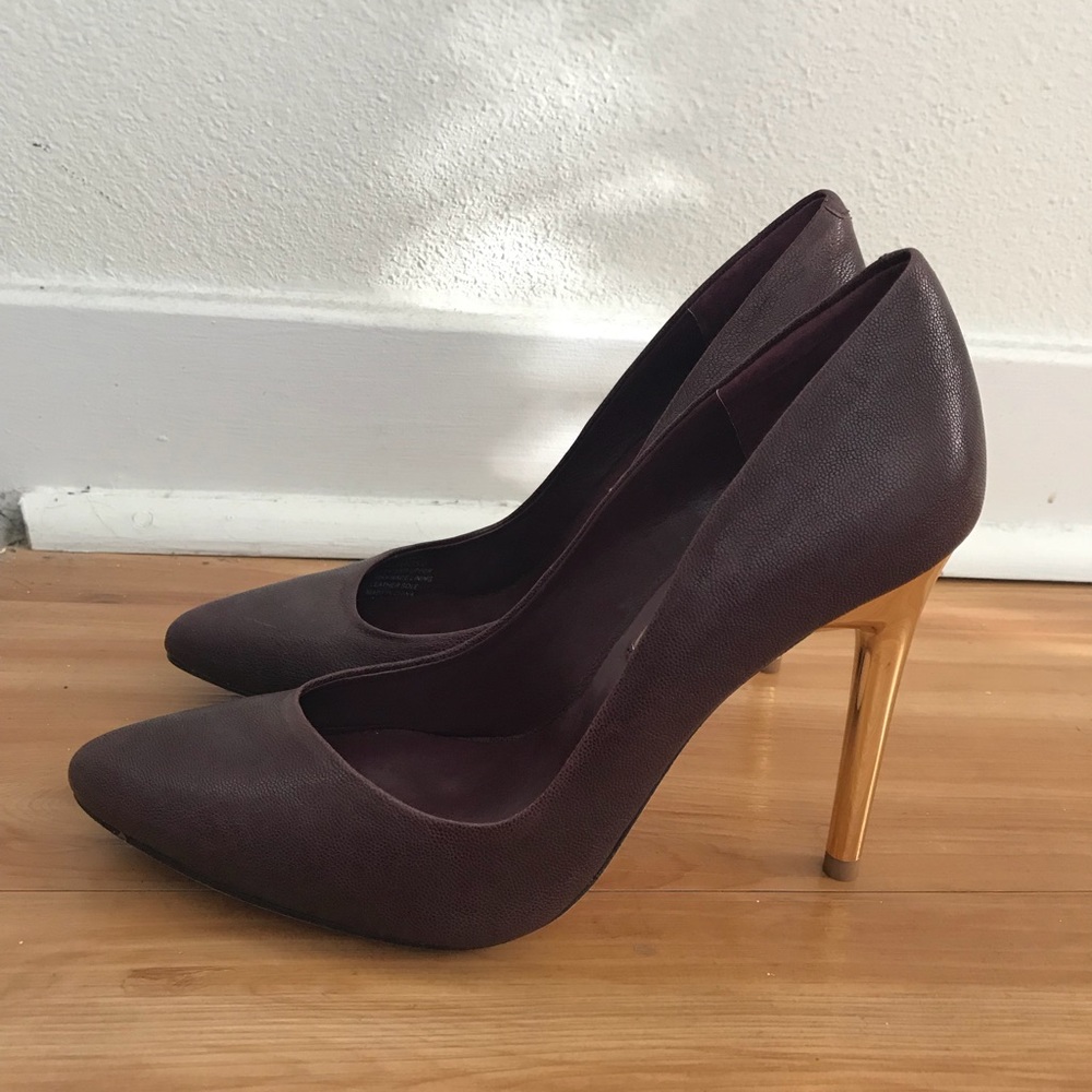 BCBG Maxazria pumps