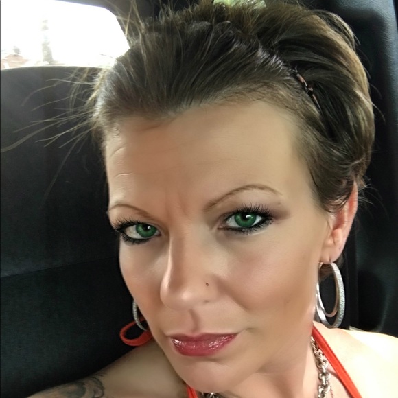 Meet your Posher, Anne - Picture 1 of 1