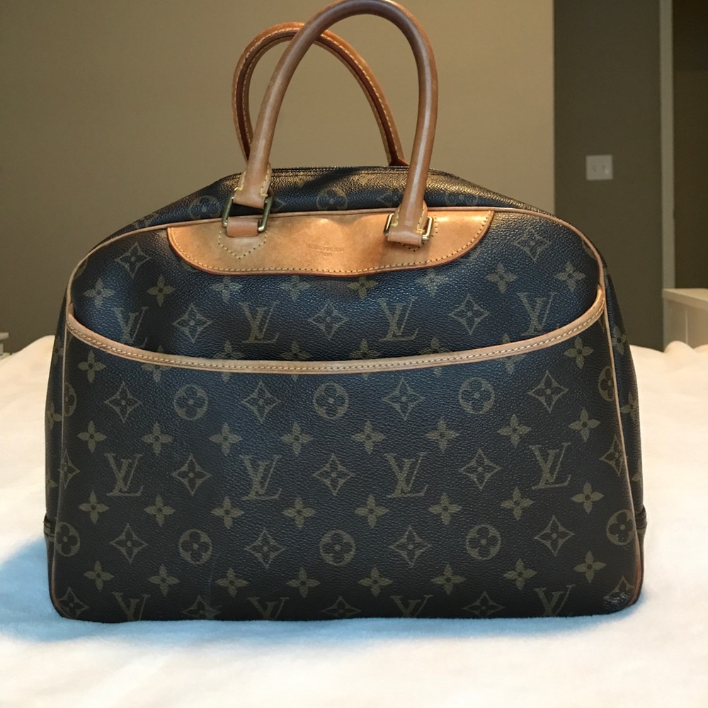 Authentic Louis Vuitton purse