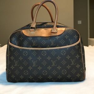 Authentic Louis Vuitton purse