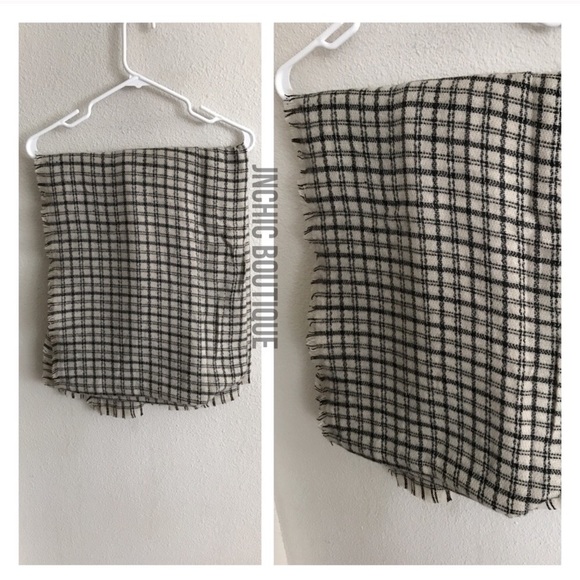 BLOWOUT! LAST ONE! Cashmere feel blanket scarf - Picture 2 of 2