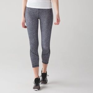 Pace Rival Freckle Flower Black/White