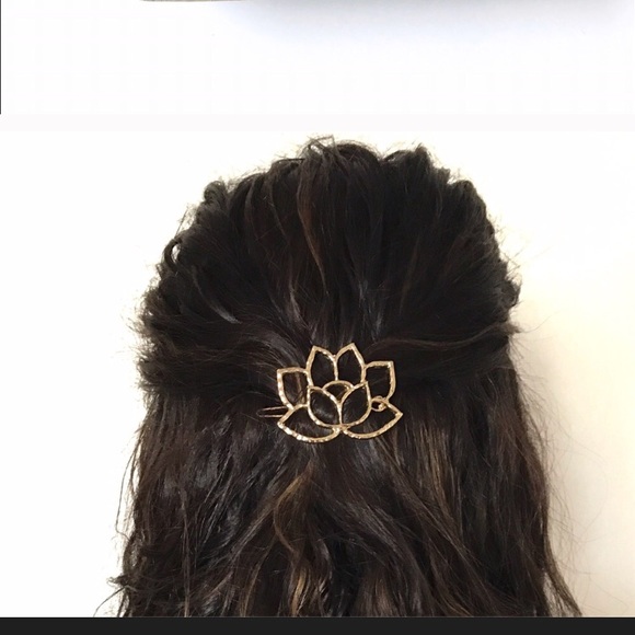 NWT Lotus Clip 14k Plated - Picture 1 of 6