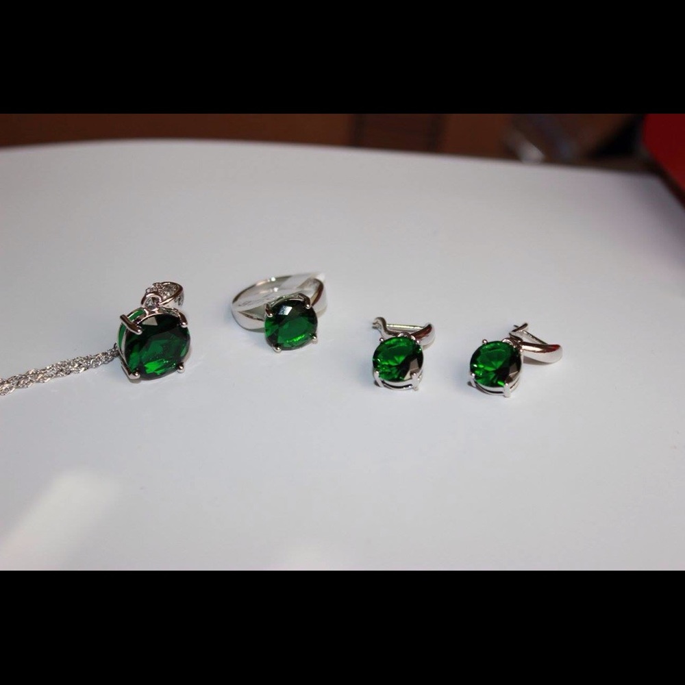 925 stamped silver emerald set
