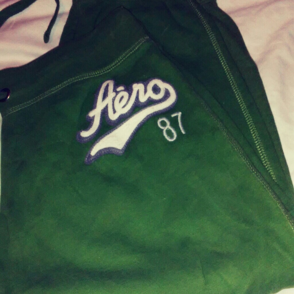 Aeropostale Hunter Green Capri Sweatpants