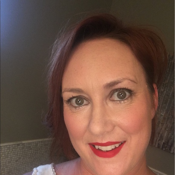 Meet your Posher, Jen - Picture 1 of 1