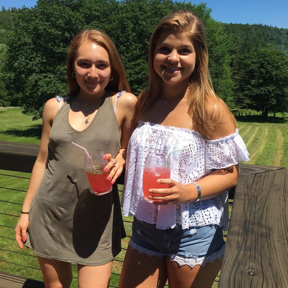 Meet your Posher, Camila