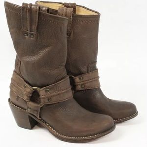 New Frye Carmen Harness Short dark brown 10