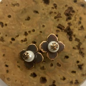 NWT- Tory Burch stud earrings