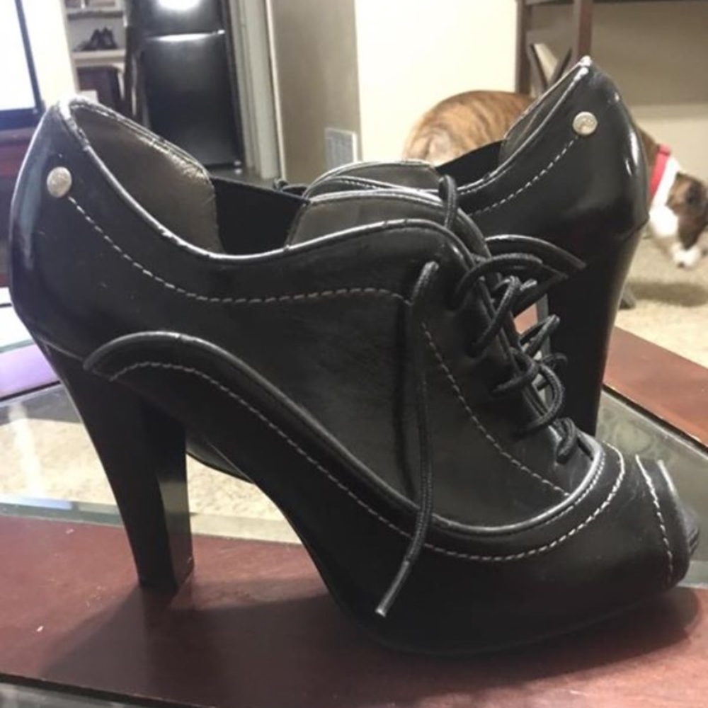 Fergalicious Size 6