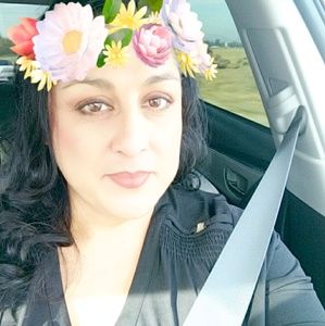 Meet your Posher, Violeta