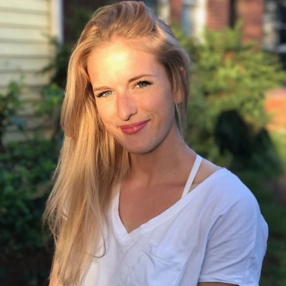 Meet your Posher, Abby - Picture 1 of 1