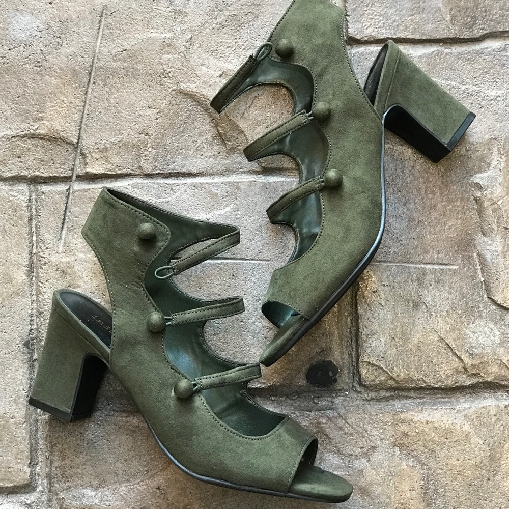 Multiple Strap Mary Jane Peep Toe Sandal - Picture 4 of 7