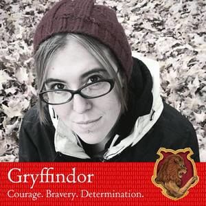 Meet your Posher, Cassandra