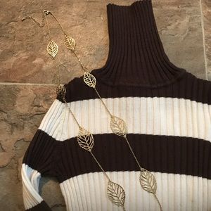 ❄️B1G1F Love By Design Ribbed Sweater Wte/Brn S
