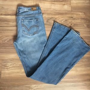 Refuge distressed jeans