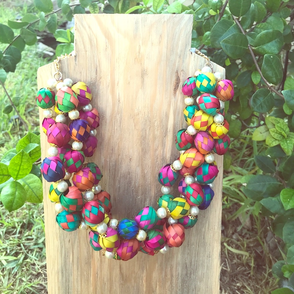 Mexican Handmade Statement Necklace Pearls & Palm - Picture 7 of 8