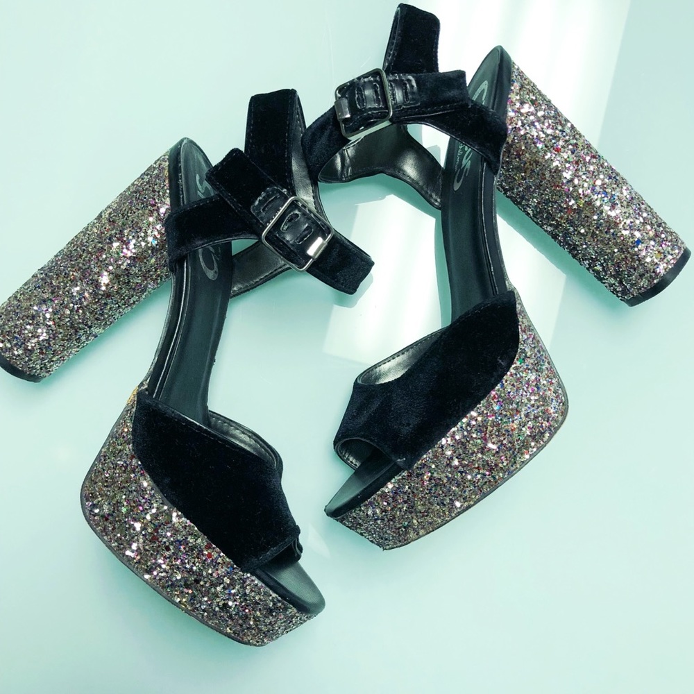 Circus by Sam Edelman Cosmo Velvet Glitter Heels - Picture 3 of 8