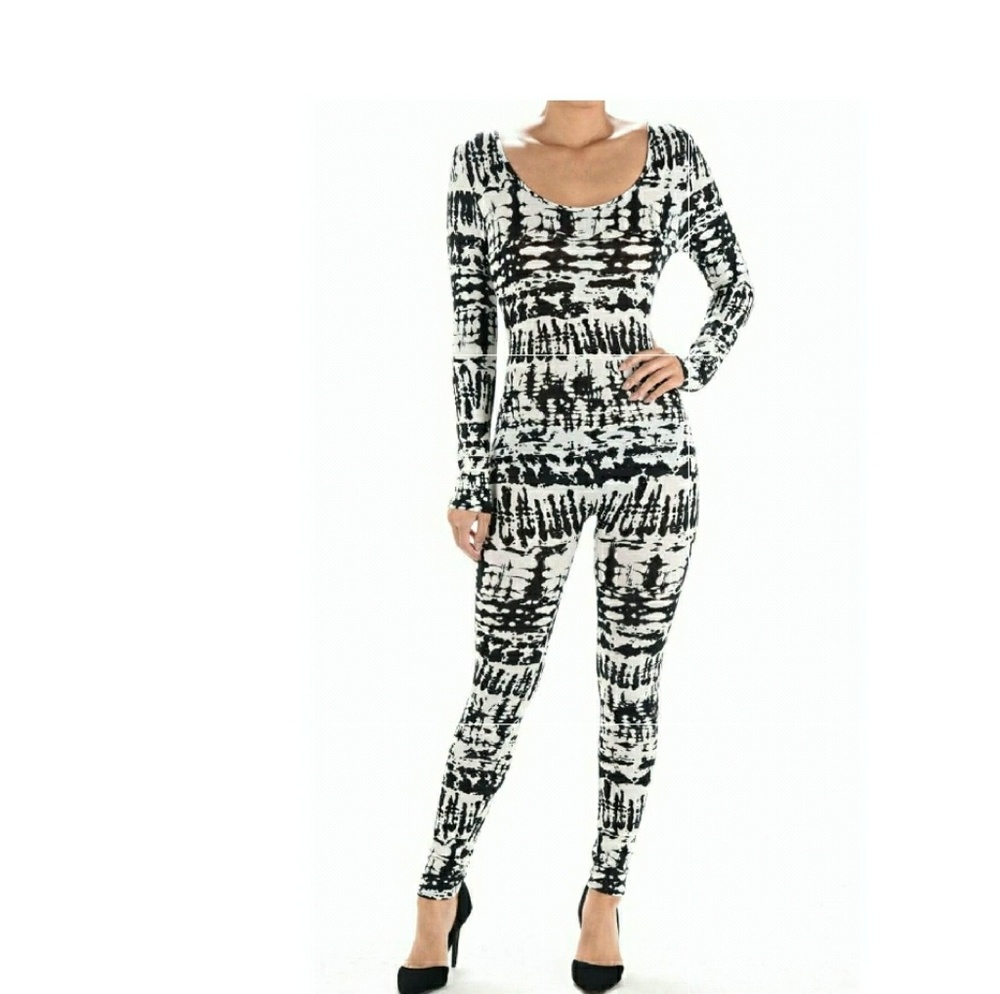 BLACK AND WHITE JUMPSUIT