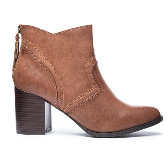 NIB Tassel Accent Cognac Burnished Western Bootie - Picture 9 of 9