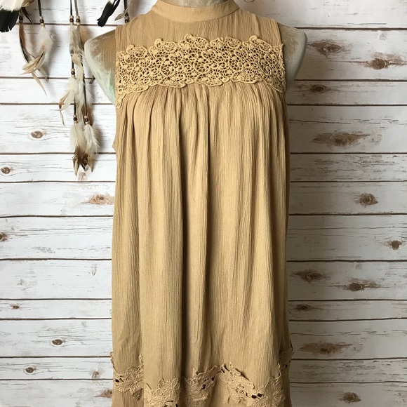 Romeo & Juliet Couture Boho Peasant Lace Dress - Picture 3 of 8