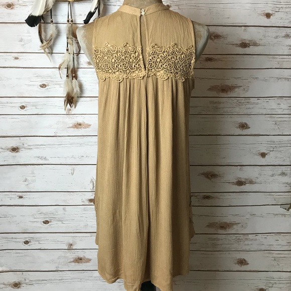 Romeo & Juliet Couture Boho Peasant Lace Dress - Picture 4 of 8