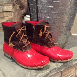 Sperry Top Sider Boots in Red sz 6