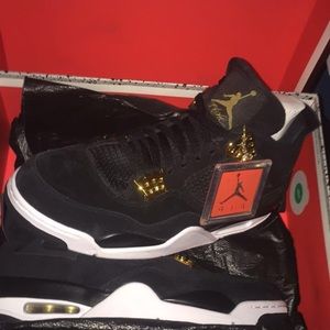 Jordan 4 Royalty