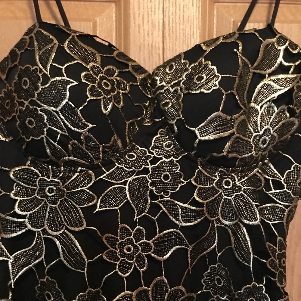 Dress - Picture 2 of 7