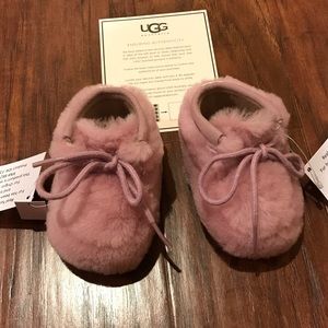 NWT UGG baby girl purple lambs fur boots Sz 0/1