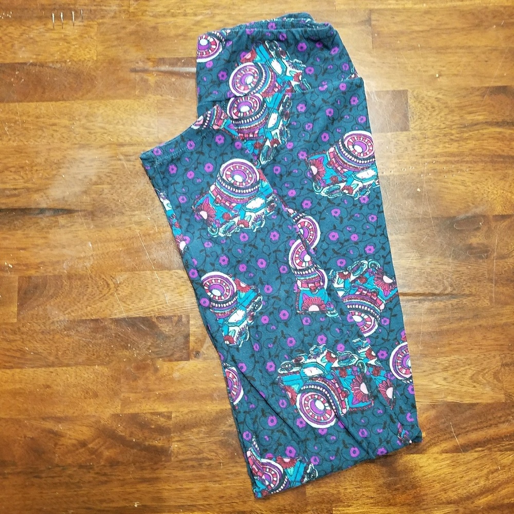 Lularoe camera leggings