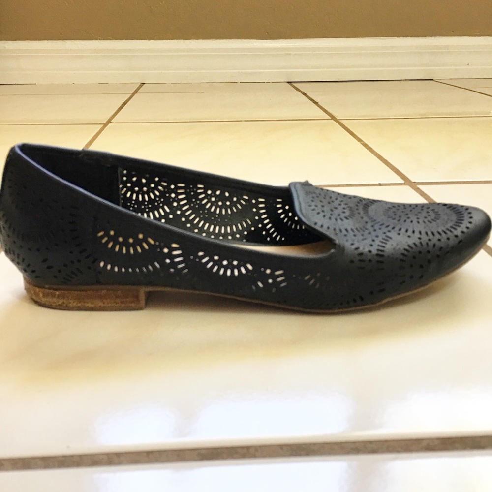 Nine West Lasercut Flats