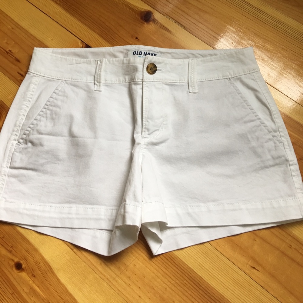 White Old Navy shorts