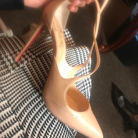 Christian Louboutin AKA RedBottoms - Picture 2 of 5
